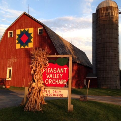 Pleasant Valley barn and sign