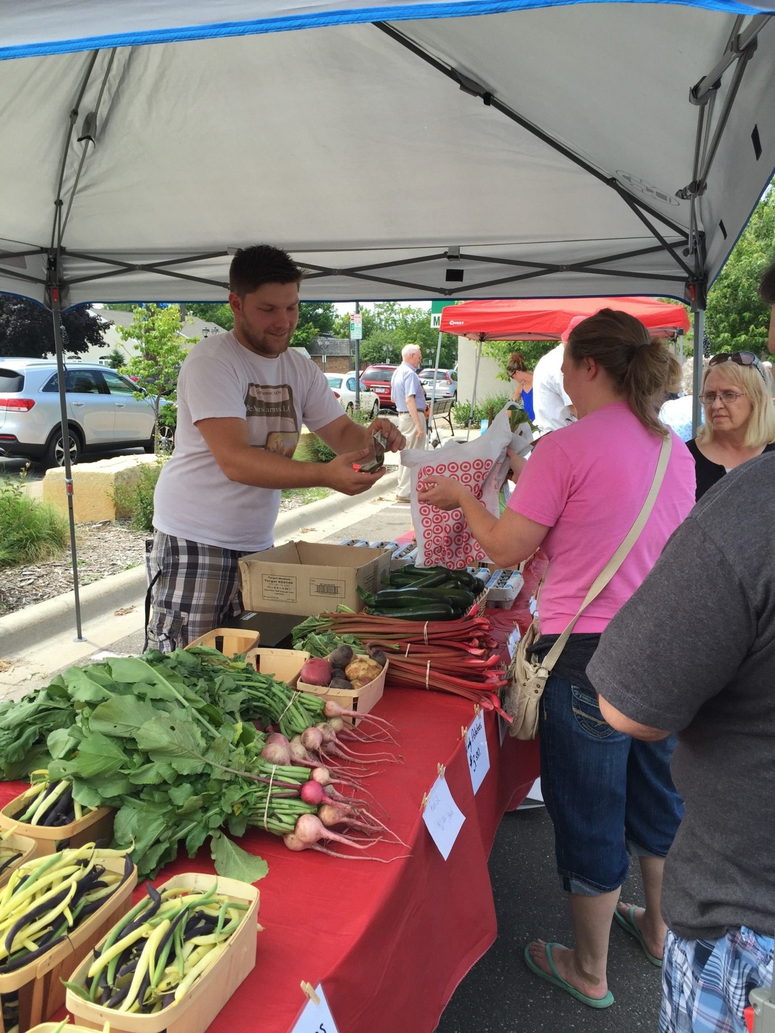 2015_Farmers Market_Downtown Elk River_041 Minnesota Grown