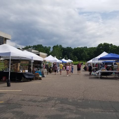 overview of the farmers market booths